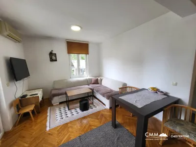 Two-bedroom apartment in Petrovac in a quiet neighborhood within walking distance from the beach